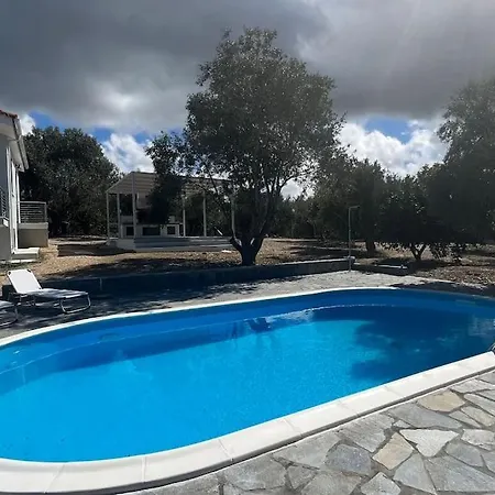 Lin With Pool
